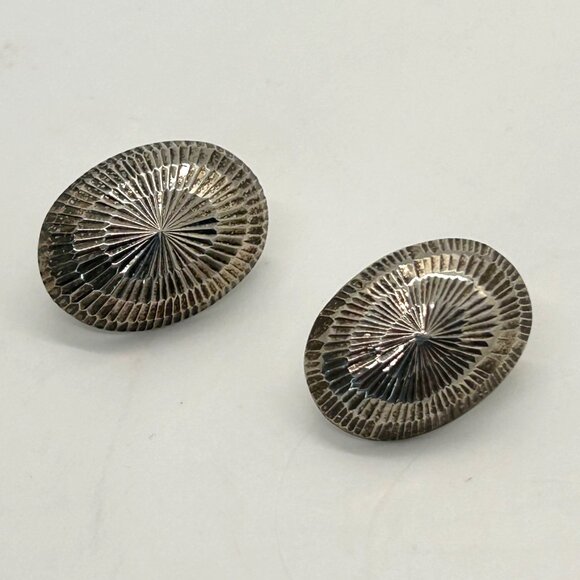 Vintage Sterling Silver Pierced Earrings Oval Textured 925 Stamped 5.7 grams - Picture 3 of 13
